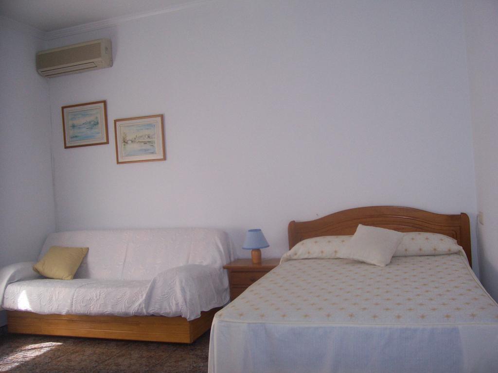 Apartamentos Berlin سان بيذرو ذيل بيناتا الغرفة الصورة